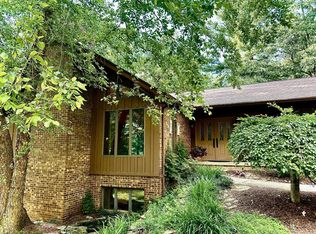 9558 Whispering Pines Dr, Saline, MI