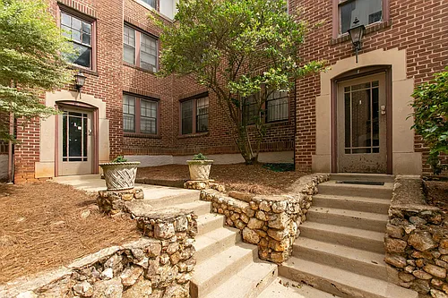 Highland Court Photo 1