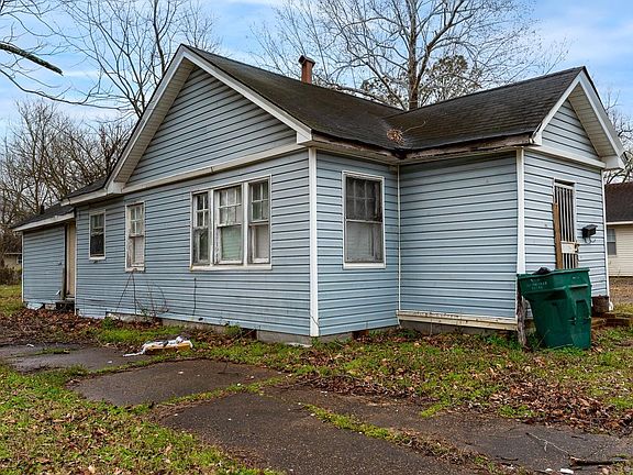 3rd image of 221 E Kentucky St