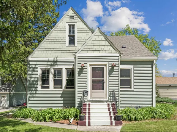 2618 Cedar Heights Dr, Cedar Falls, IA 50613