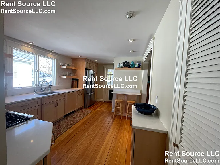 19 Tyler Ave — Photo 5