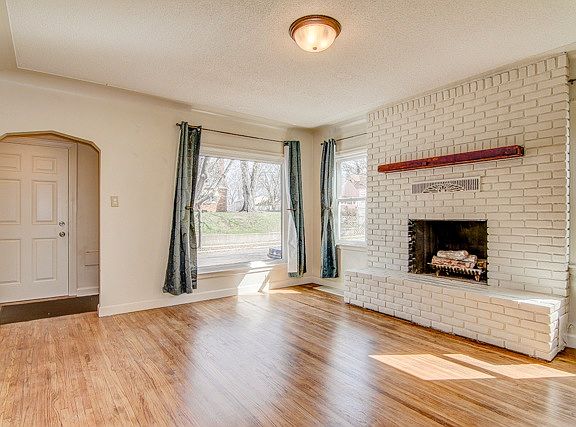 2nd image of 1018 Lawson Ave E