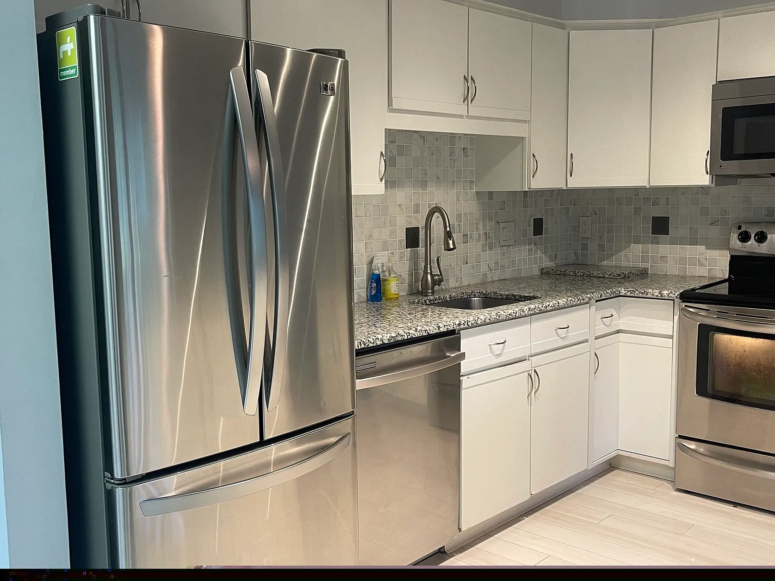 2 bed, 2.0 bath, 1002 sqft, $3,250 — Photo 2