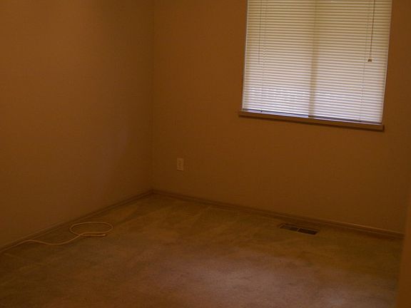 3rd image of 6839 Timberlake Dr SE
