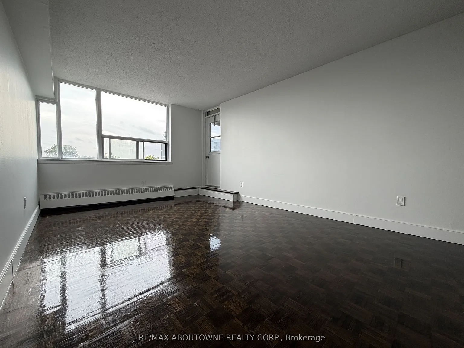 2 bed, $2,440 — Photo 4