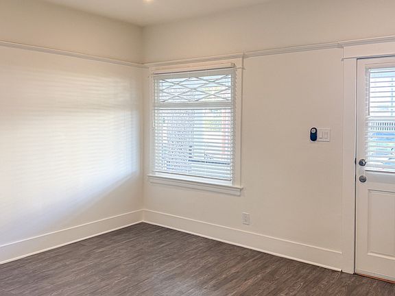 5th image of 113 N Ivy Ave #1
