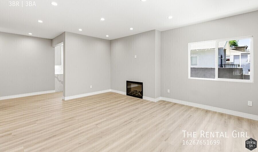 1st image of 225 1/2 N Burlington Ave