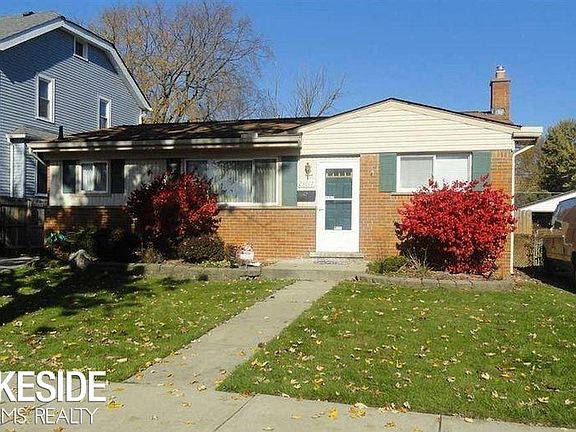 5th image of 23017 Raymond St