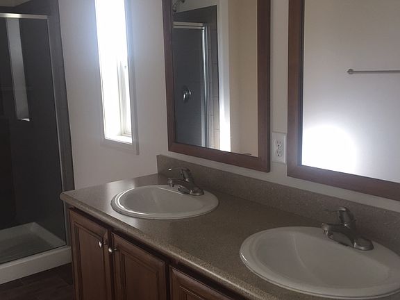 Master Bath, Double Sinks