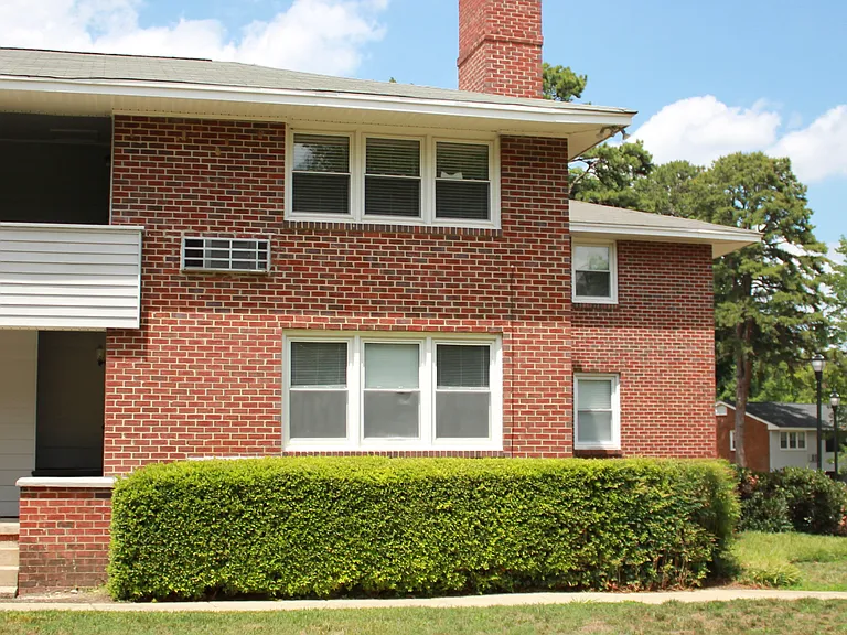 805 Daniels St #B — Photo 1