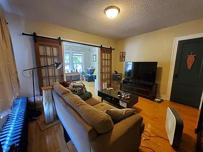 222 Logan Ave N #3 — Photo 6