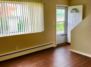 266 W Forteen Mile Rd, Clawson, MI 48017