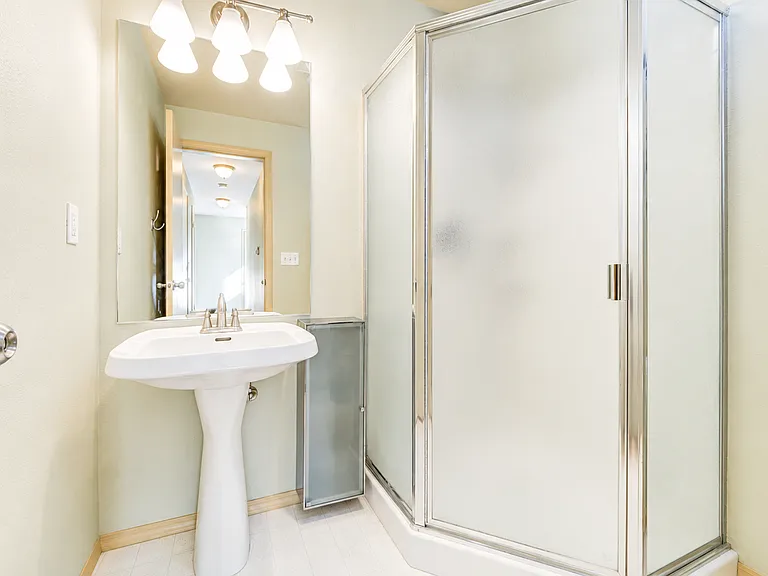 5622 Fauntleroy Way SW #B — Photo 13