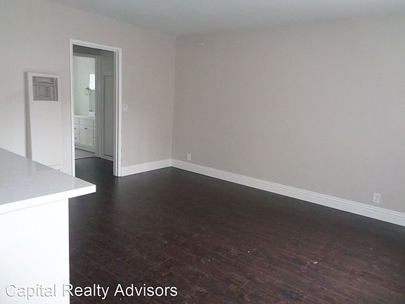 5th image of 1445 E 4th St #32
