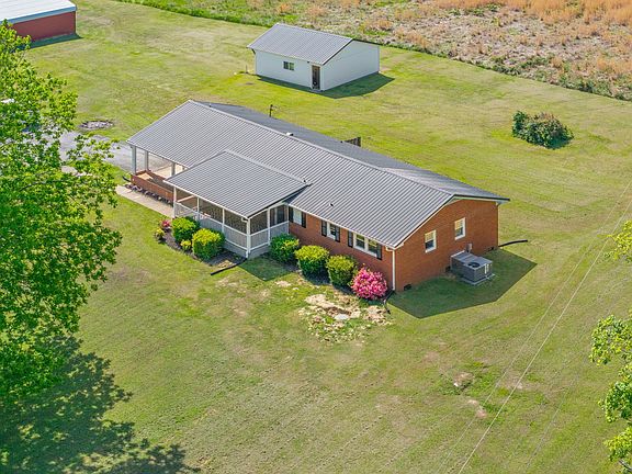 5th image of 3824 Oakwood Rd