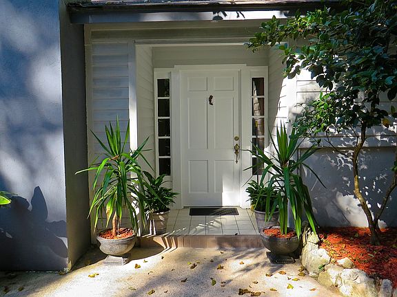 2nd image of 416 E Georgia St #1