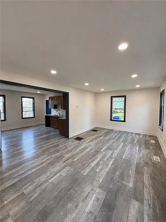 3 bed, 1.0 bath, 1801 sqft, $2,200 — Photo 1