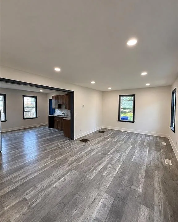 70 Clyde St #1