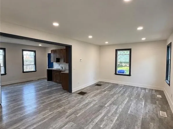 70 Clyde St #1, West Warwick, RI 02893