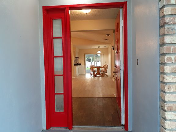 3rd image of 916 Glendale St