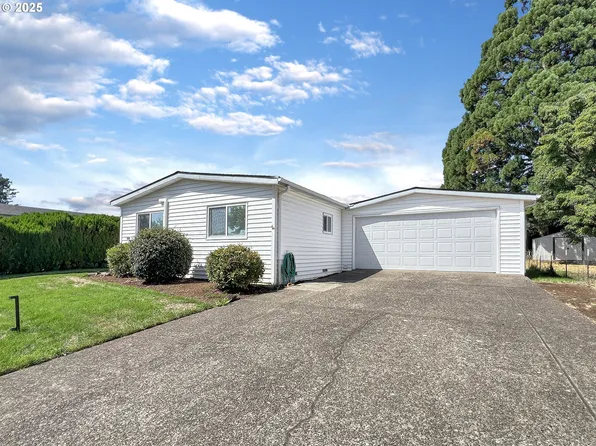 416 Lochaven Ave, Springfield, OR 97477