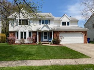 80 Shellridge Dr, East Amherst, NY 14051