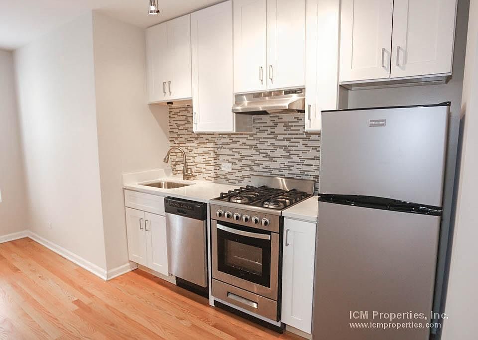 1st image of 2519 W Leland Ave #2