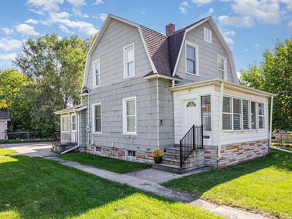 2nd image of 1303 Wilson St