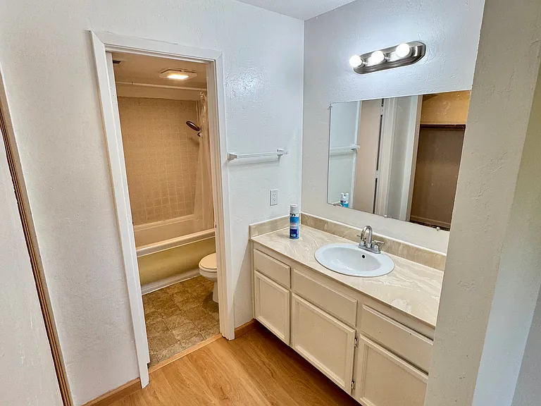 465 Camelback Rd — Photo 17