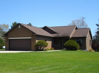 N5826 Langholff Ln, Johnson Creek, WI 53038