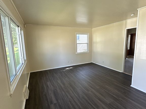 3rd image of 5733 W Custer Ave