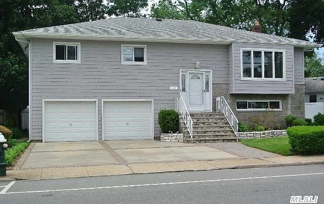 1st image of 152 Nassau Blvd