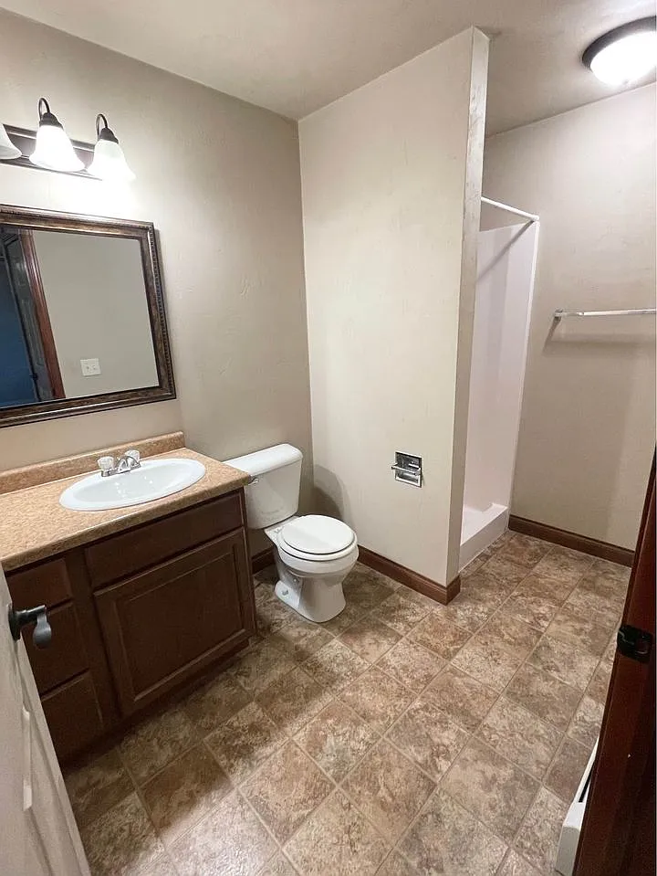 2 bed, 1111 sqft, $1,380 — Photo 3