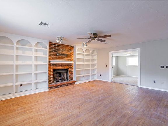 2nd image of 4825 Elmview Dr