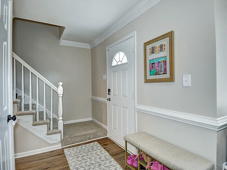 333 San Roman Dr — Photo 3