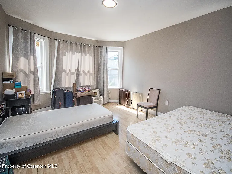 715 Prescott Ave — Photo 5