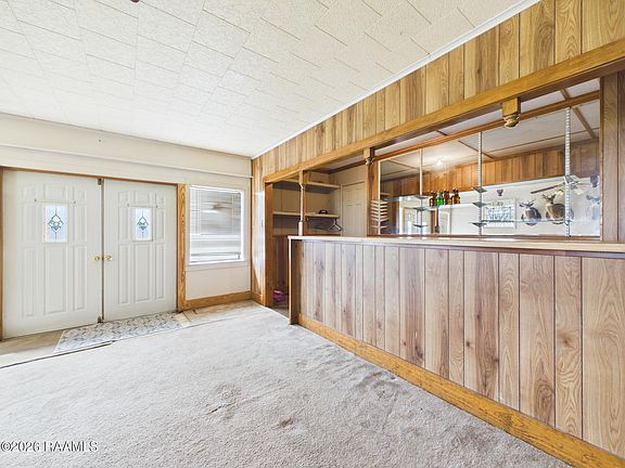 4th image of 810 Bonin Rd