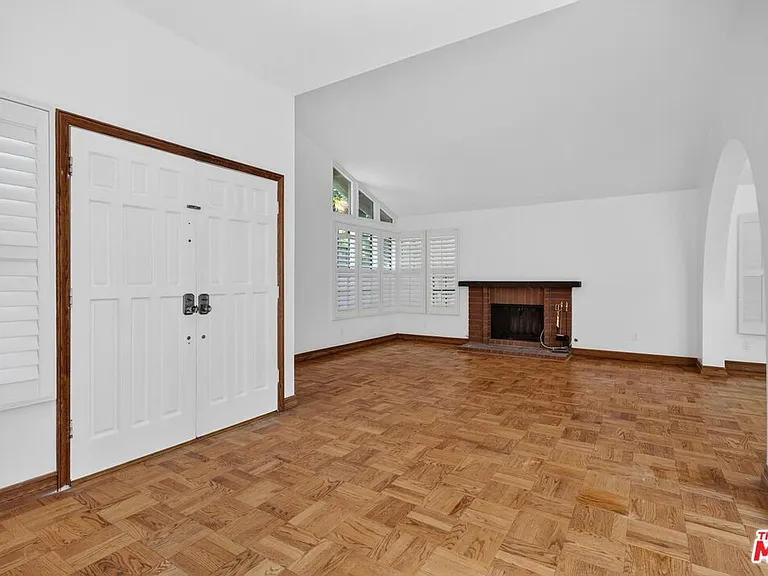 7652 Quimby Ave — Photo 6