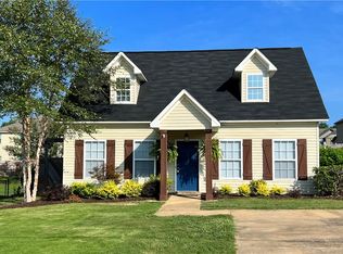 2810 Lismore Ct, Opelika, AL 36804