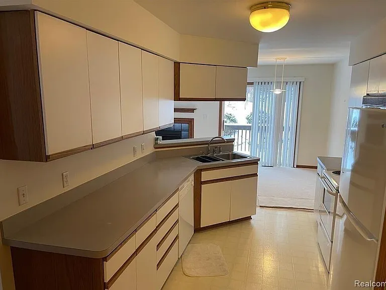 2445 Mulberry Ct — Photo 10