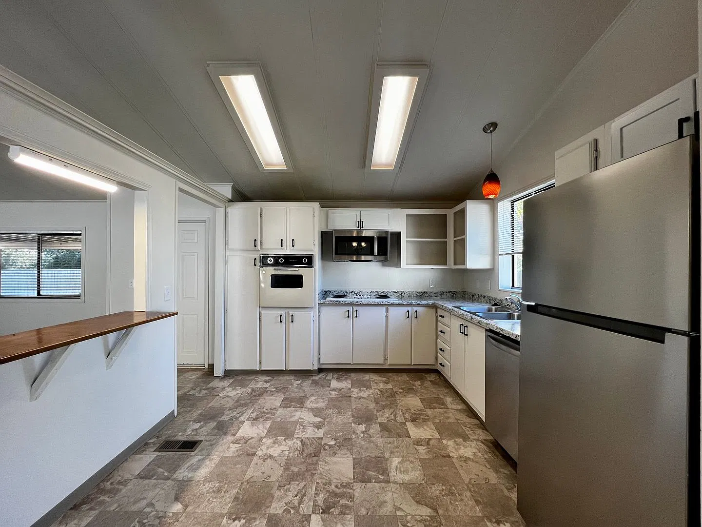 1305 S 10th Ave - Yakima WA — Photo 4