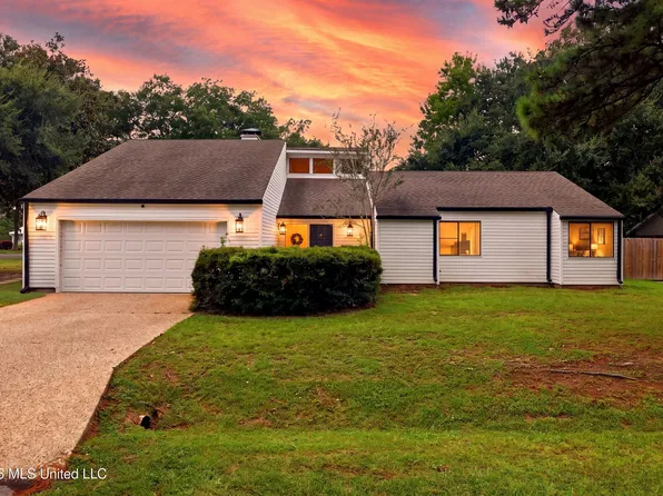 5420 Diamondhead Dr E, Diamondhead, MS 39525