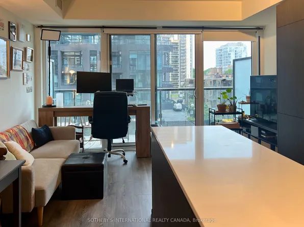 117 Broadway Ave #404, Toronto, ON M4P 1V2