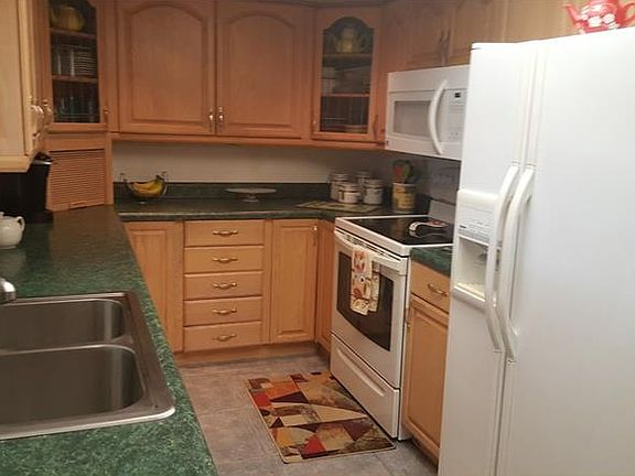 3rd image of 3725 Dovehollow Dr