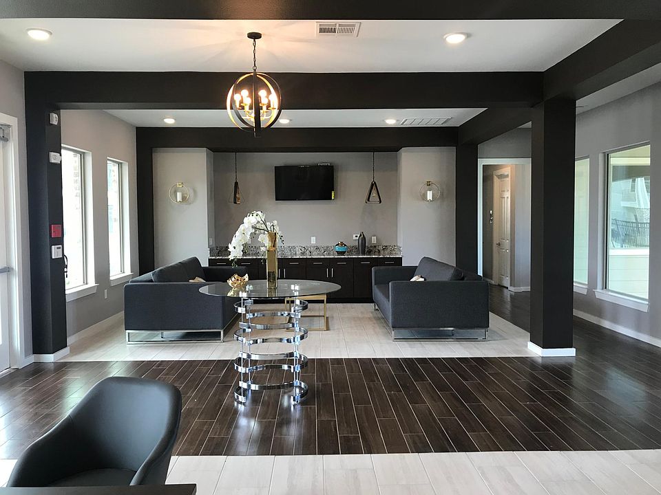 Leasing Office, Welcome!