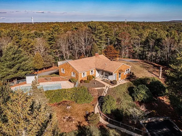 5 Cemetery Hill Rd, Plymouth, MA 02360