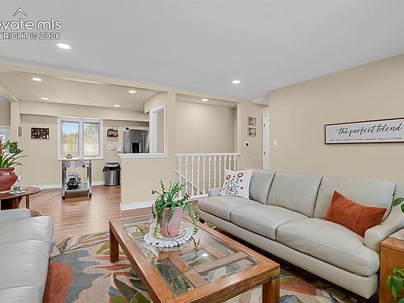 3rd image of 742 Ellston St