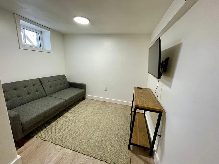 655 N 9th St #B — Photo 7