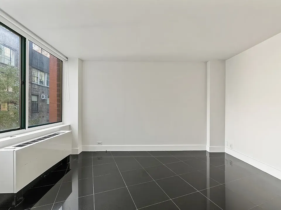 295 Greenwich St #5/6P