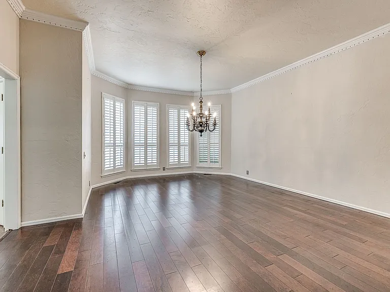 1104 Fox Lake Ln — Photo 17